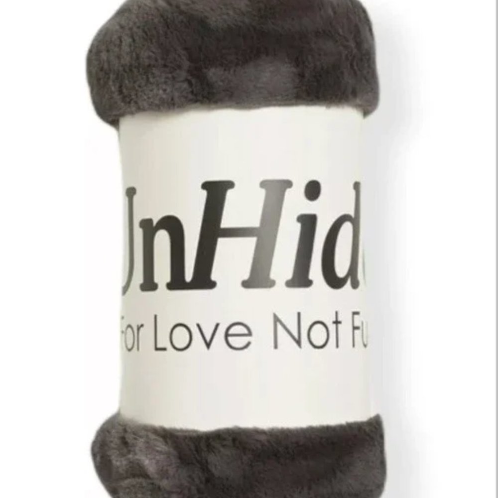 UnHide For Love Not Fur Lil' Marshmallow Blanket Charcoal Charlie 50"x60" Marsh